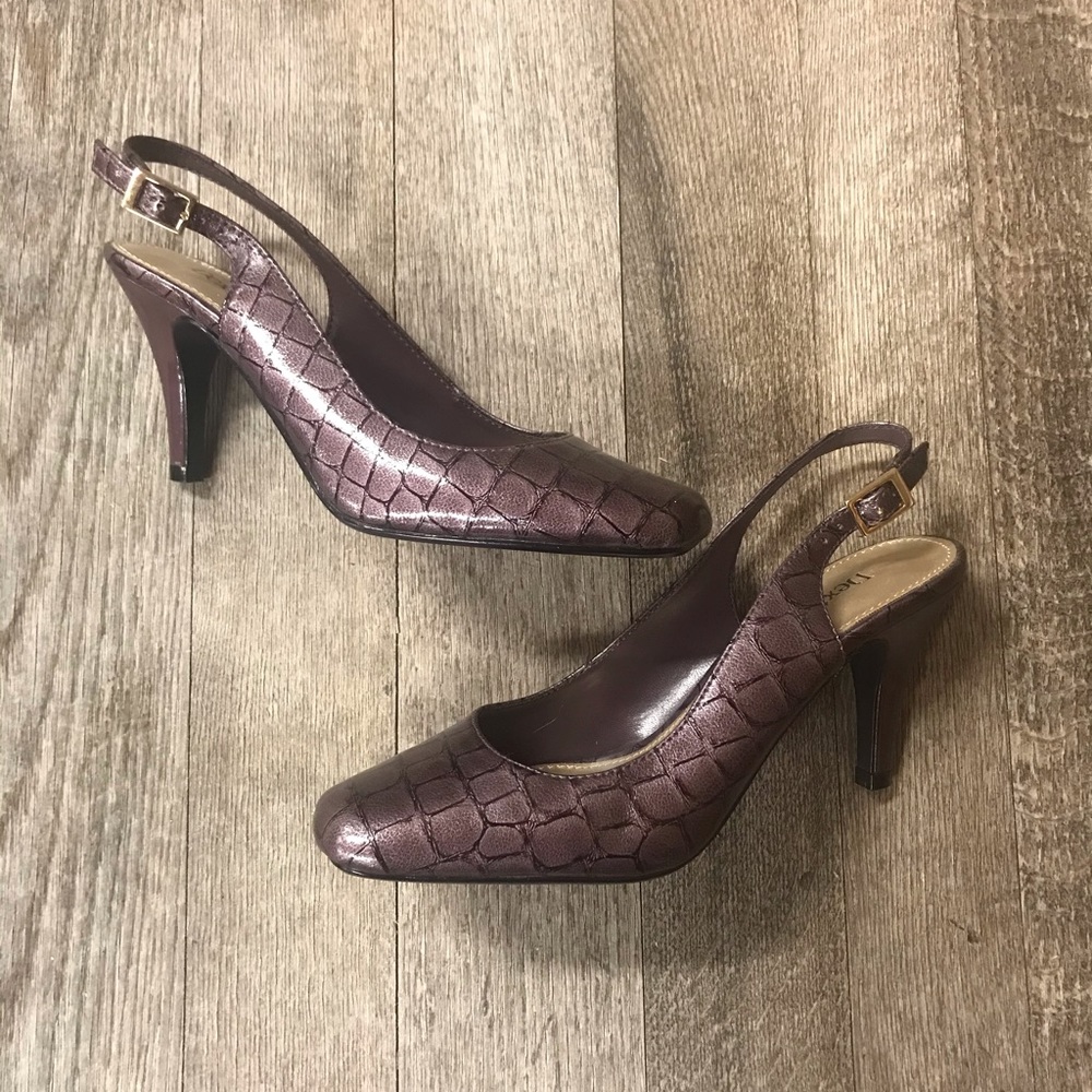 Dexter Faux Snakeskin Size 6 1/2 Heels
